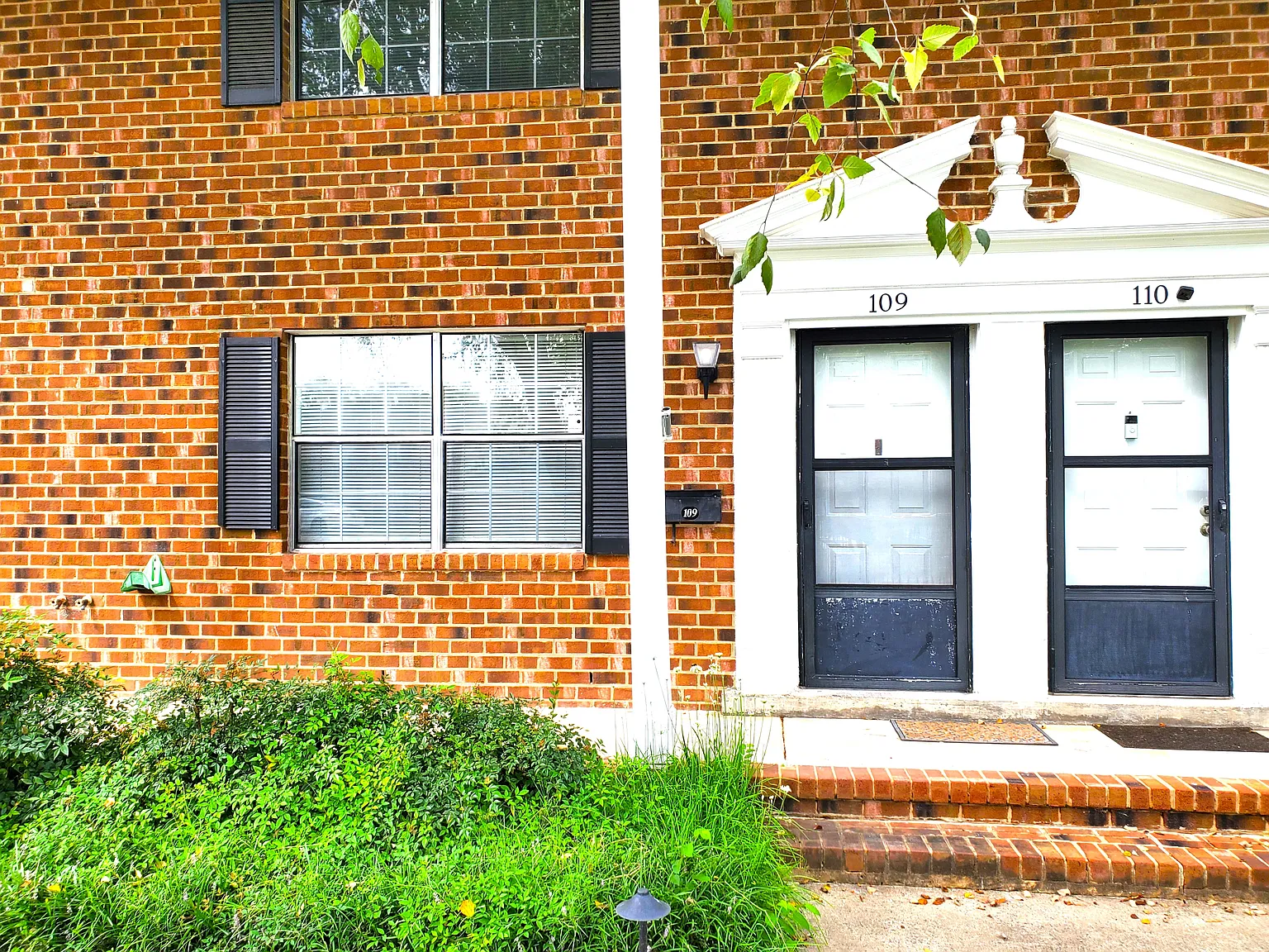 2 bed, 1.5 bath, 918 sqft, $1,450 — Photo 3
