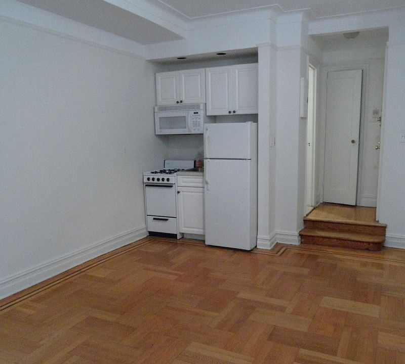 1st image of 6 Montague Ter APT 4A