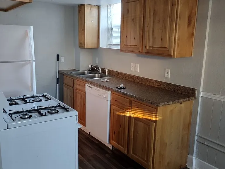 83 N 100 W — Photo 4