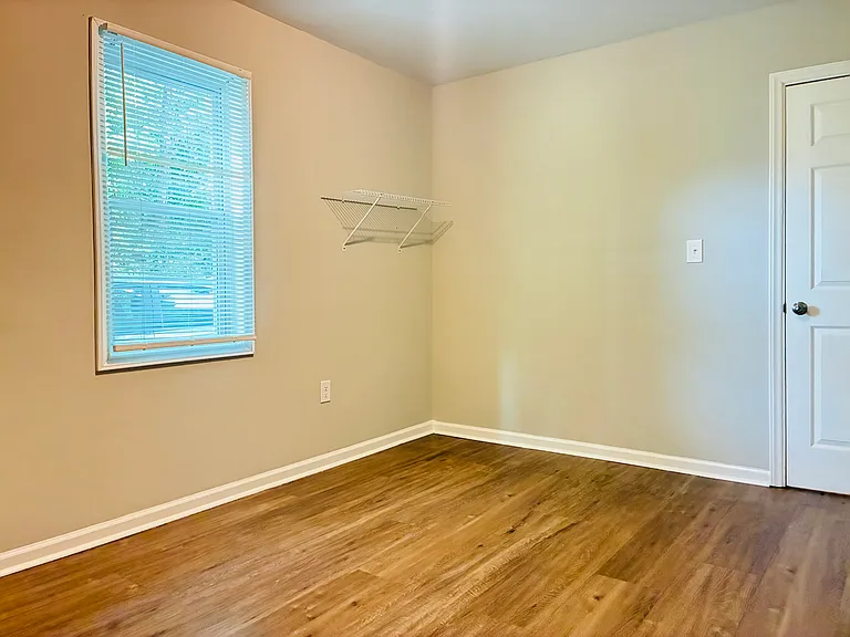 407 Gardner St — Photo 16