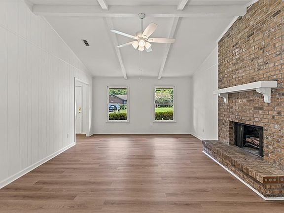 5th image of 925 Clearmont Dr