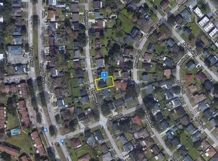 221 Appletree Ln, Terrytown, LA 70056