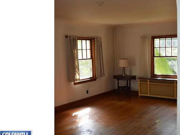 Living room w, coved ceilings