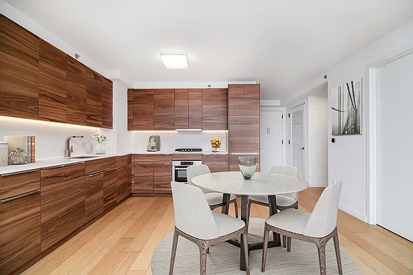 Rented by REAL New York | media 184