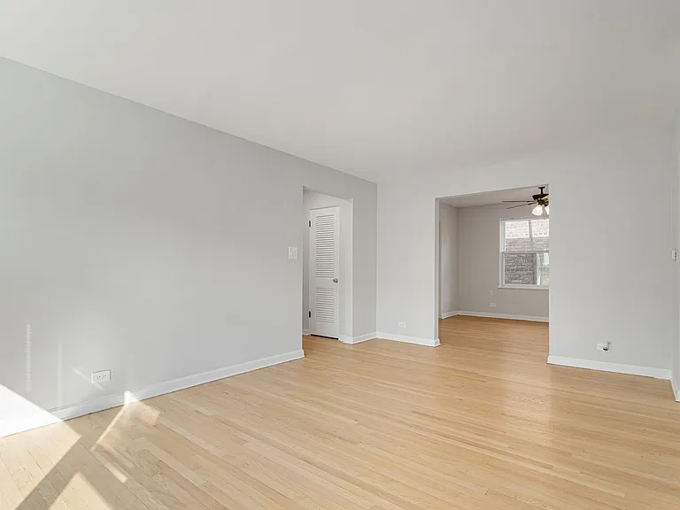 7630-38 N Eastlake Ter — Photo 14