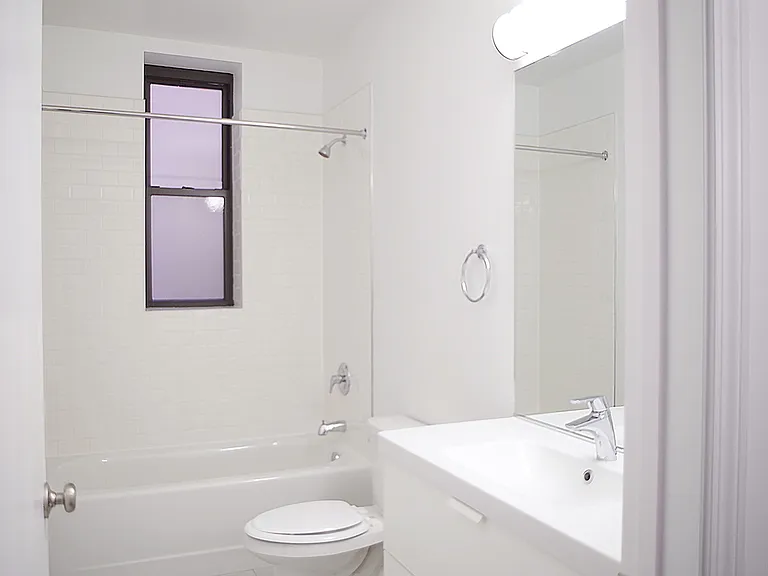 5507-5509 S. Hyde Park Boulevard — Photo 9