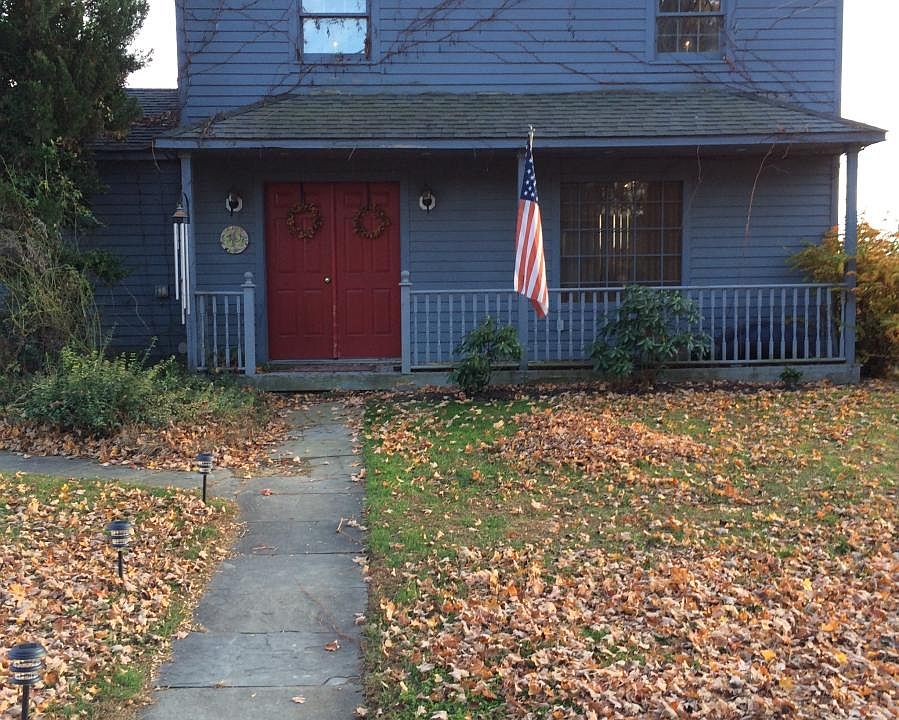 cottage style apartment 2 story