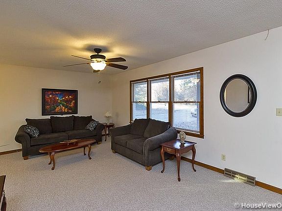 3rd image of 2733 Tanglewood Dr