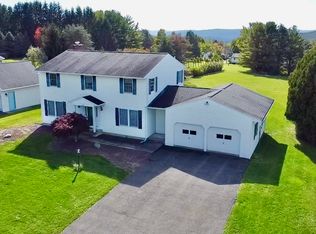 906 Springview Dr, Endicott, NY 13760