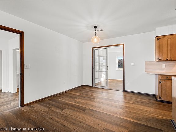 3rd image of 617 N Harriet St