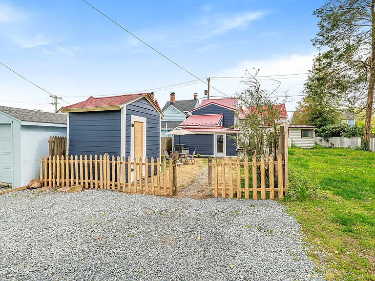 209 George St — Photo 30