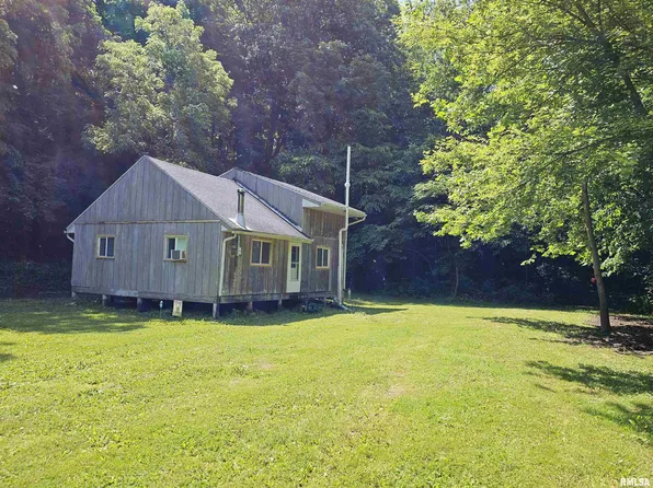 24151 Veterans Rd, Morton, IL 61550