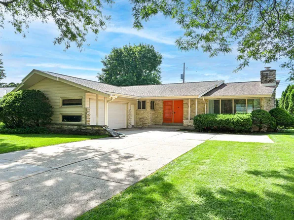 548 East Fox Dale COURT, Fox Point, WI 53217