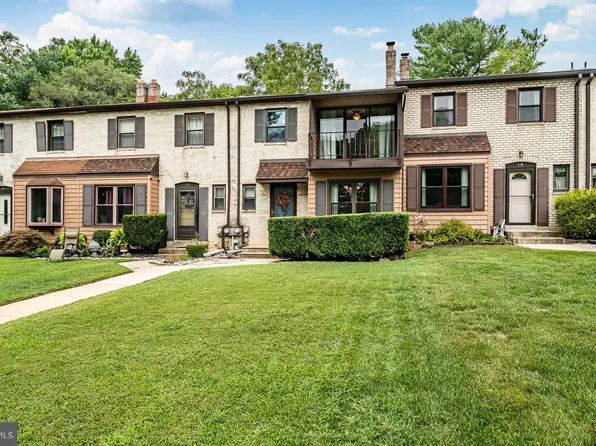 17 Bishop Dr, Aston, PA 19014