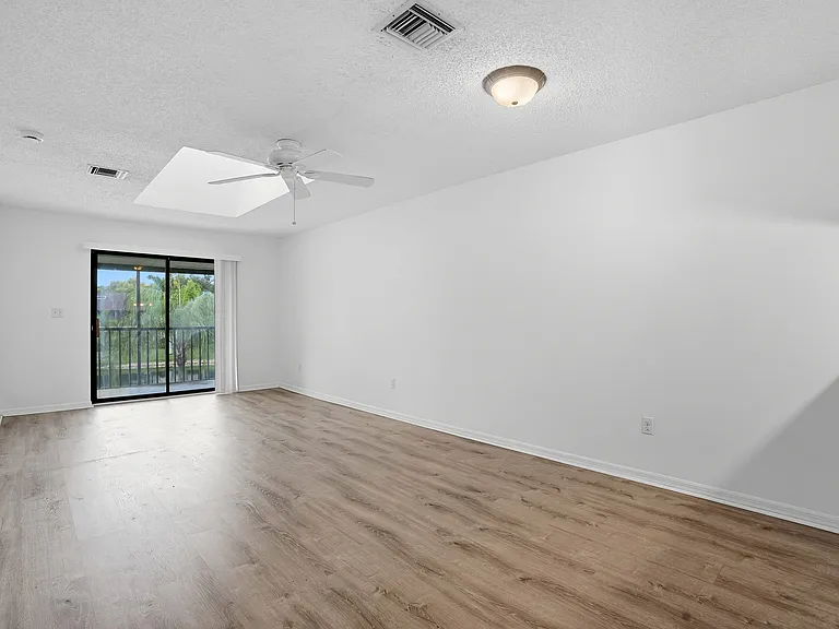 5361 Treetops Dr — Photo 12