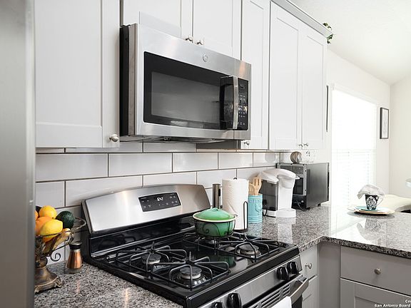 5th image of 13119 Rosemary Cove