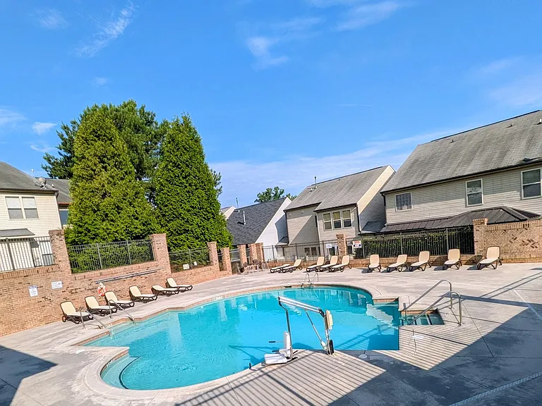 4988 Wyngate Village Dr — Photo 2