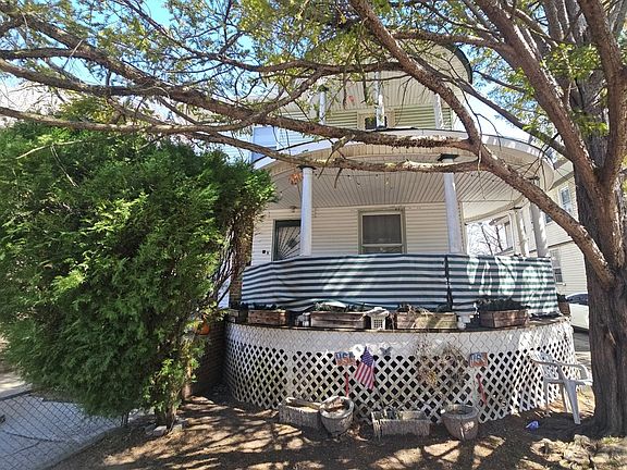 5th image of 285 E 16th St
