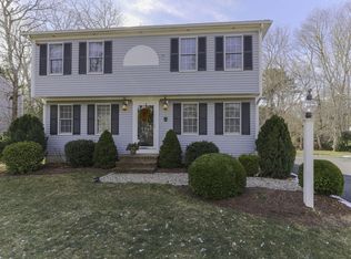 22 Nehoiden Rd, Mashpee, MA 02649