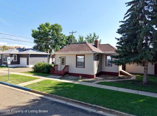222 3rd St E, Dickinson, ND 58601