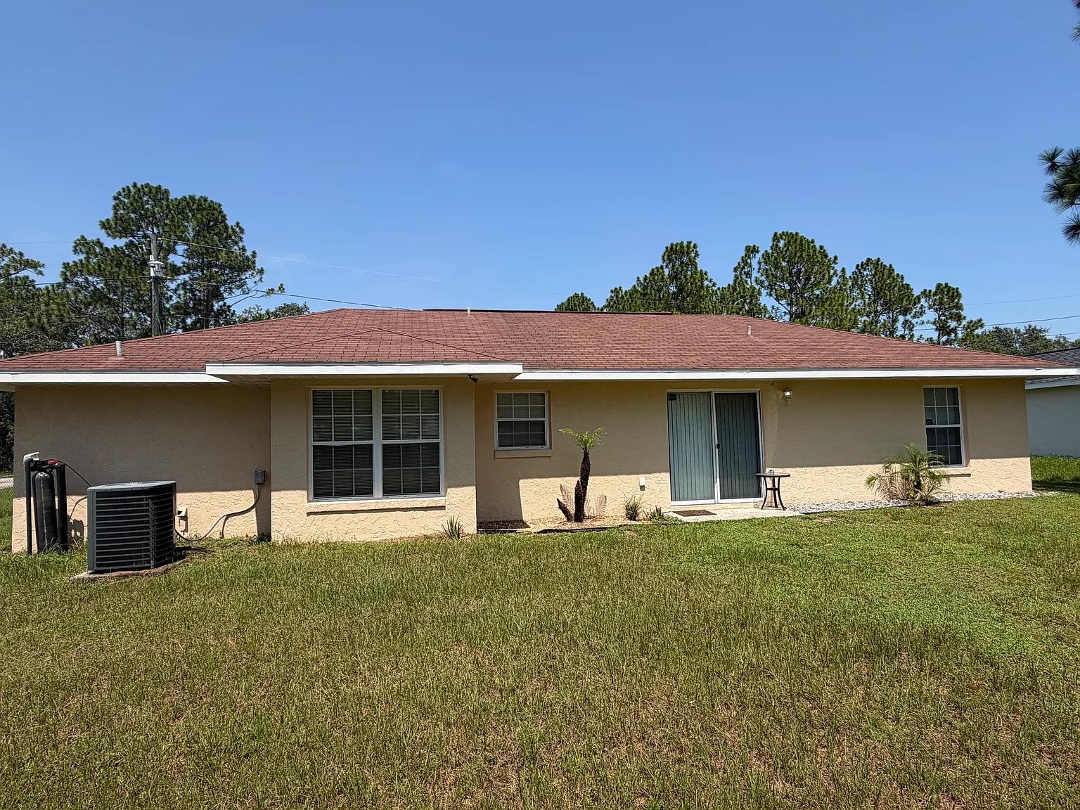 3 bed, 1207 sqft, $1,595 — Photo 2