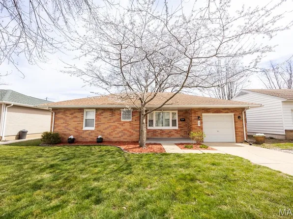 29 Lee St, Bethalto, IL 62010