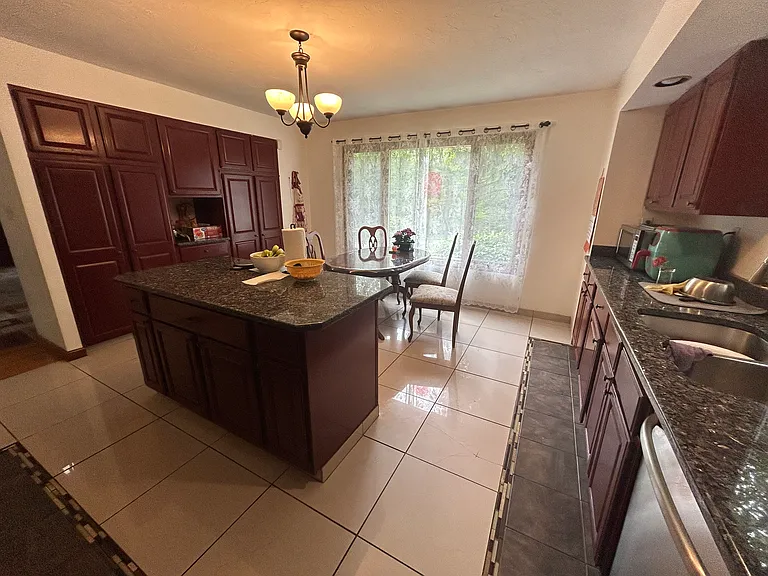3 Spring Valley Rd — Photo 4