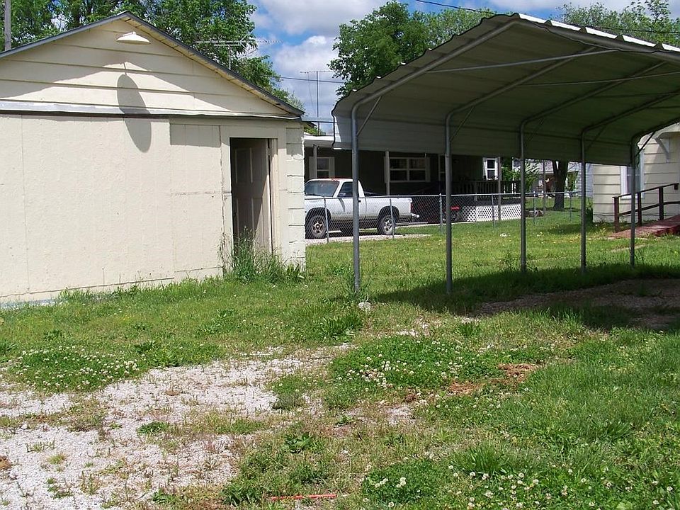 2nd image of 1525 S Highland Ave