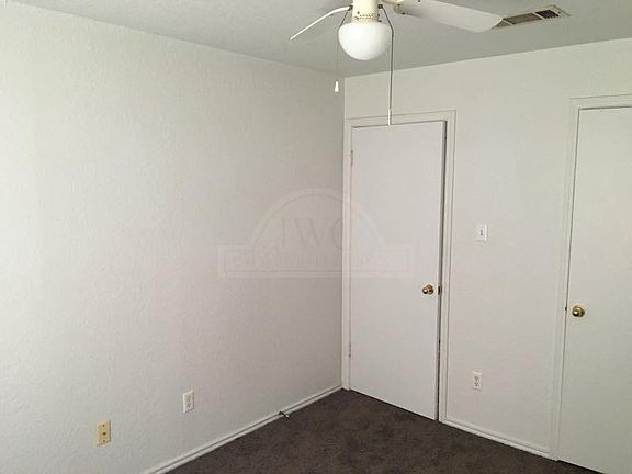 3rd image of 1506 Benttree Dr APT B