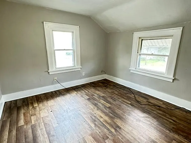 1007 Brownell Ave — Photo 7