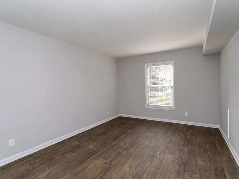 The Avenue Apartments — Photo 19