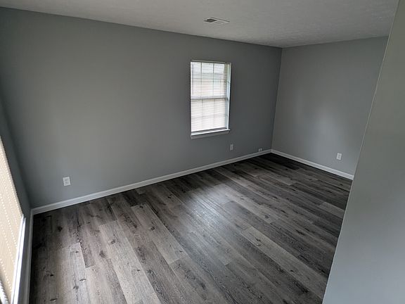 3rd image of 2005 Cambridge Dr APT 1