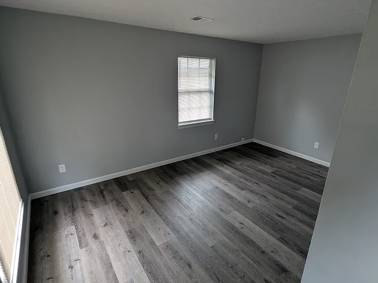 2005 Cambridge Dr #1 — Photo 3