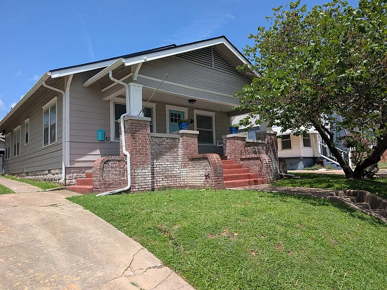 1244 S Gary Ave — Photo 2