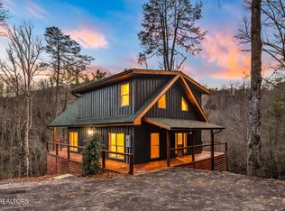 2632 Bird View Ln, Sevierville, TN 37862