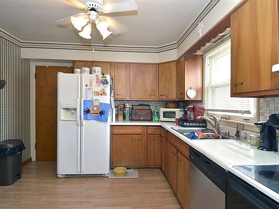 4th image of 901 S Golf Cul De Sac St