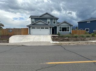 1038 N Rose St, Phoenix, OR 97535