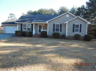 2095 Ardmore Ct, Winston Salem, NC 27127