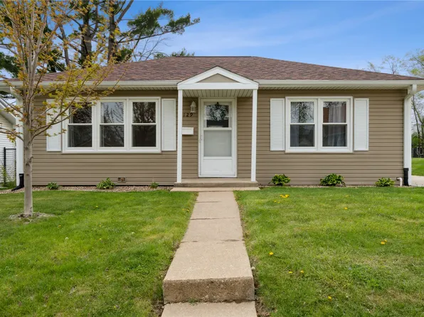 1129 Washington Dr, Marion, IA 52302