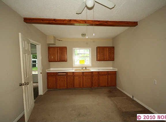 3rd image of 523 W Elgin St