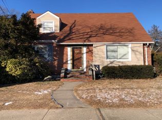 107 Dean St, Valley Stream, NY 11580