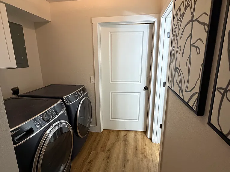 2558 W Village Ln — Photo 34