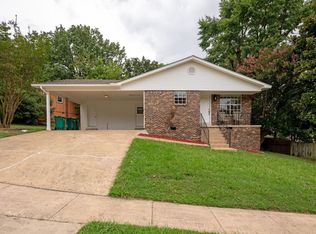1320 N Point Cir, Little Rock, AR 72227