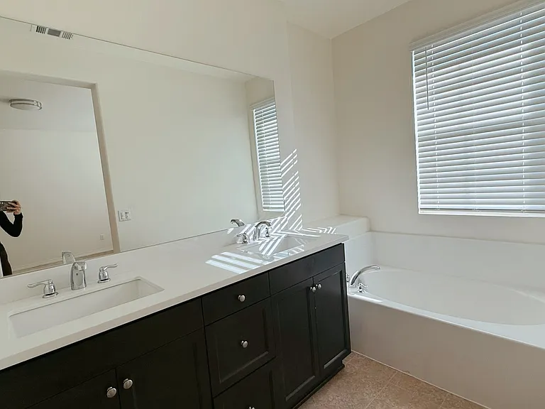 7100 Montecito Ln — Photo 8