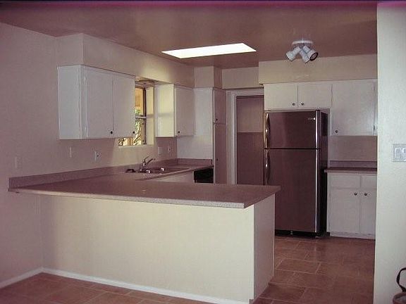 3rd image of 4215 W VOGEL Avenue