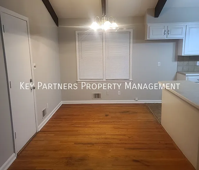 7115 Larsen Ln — Photo 4