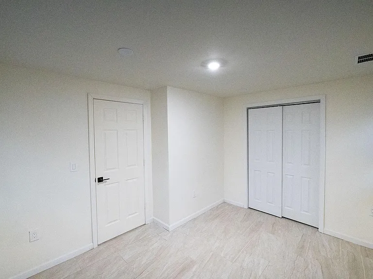 138 Grant Ave — Photo 15
