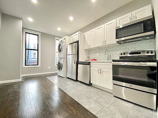 2nd image of 454 E 144th St APT 1W