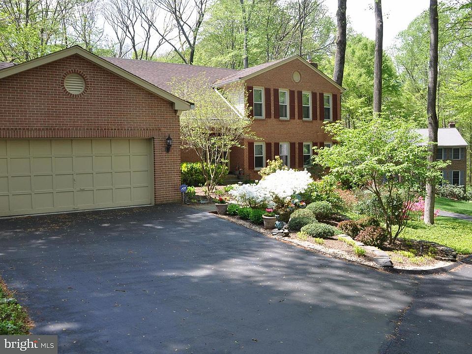 1st image of 6023 Makely Dr