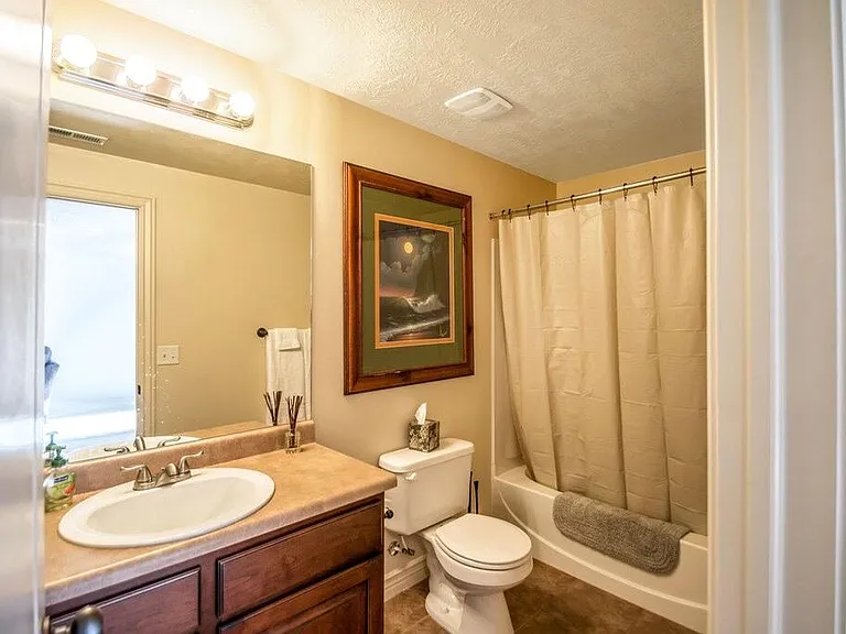 2160 E Whitekirk Way — Photo 13